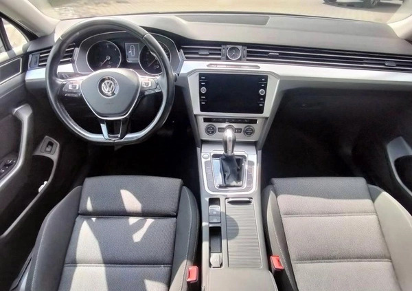 Volkswagen Passat cena 84900 przebieg: 133618, rok produkcji 2019 z Piotrków Kujawski małe 232